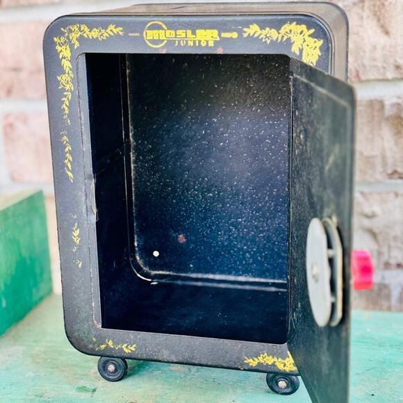Vault Vibes – Vintage Mosler “Junior” Toy Safe (10” x 7” x 6.5”) - Picture 2 of 5
